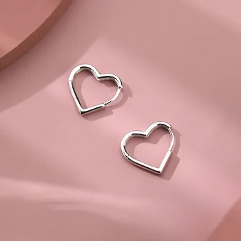 Basit Tasarım Gümüş Renk Hollow Kalp Bırak Küpe Kadınlar İçin Yeni Marka Moda Kulak Manşet Piercing Dangle Küpe Hediye