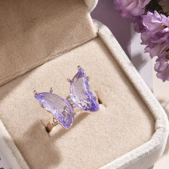 Kadın mücevheratı Kız Düğün Hediyesi Yeni Stil Sıcak Satış Moda Popüler Mizaç Tatlı Romantik Şeffaf Kelebek Yüzük 2021